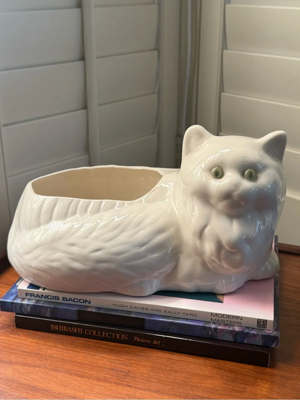 Large Vintage Ceramic White Cat Planter!!